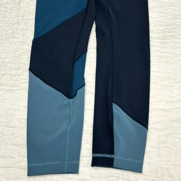 Lululemon Wunder under special edition leggings.  7/8 lengthy. - Picture 11 of 17